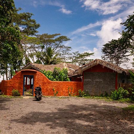 Manulalu B&B Bajawa ภายนอก รูปภาพ