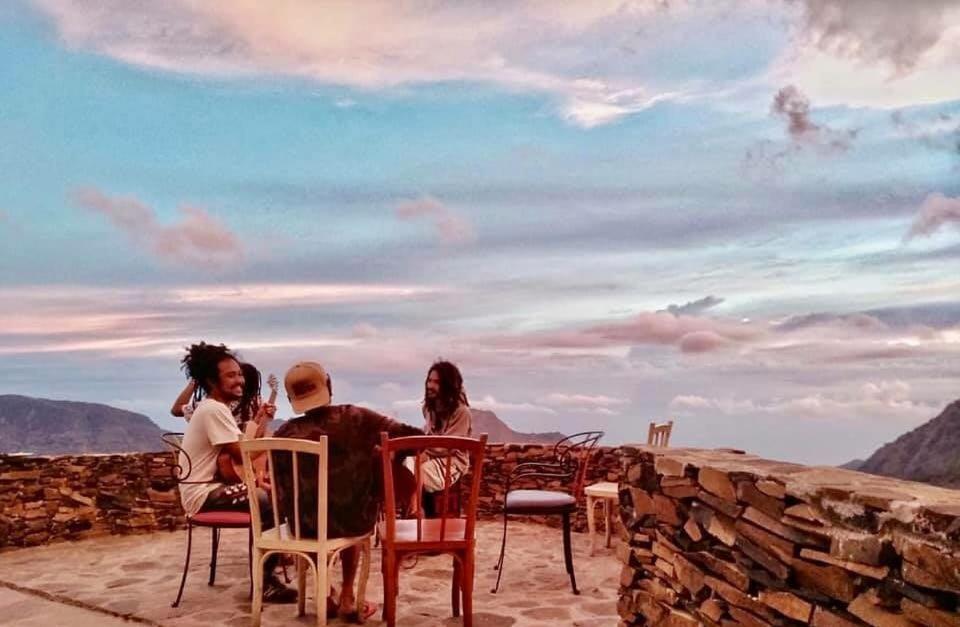 Manulalu B&B Bajawa ภายนอก รูปภาพ