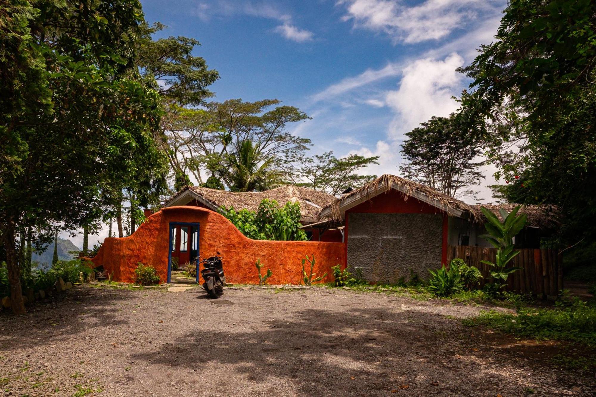 Manulalu B&B Bajawa ภายนอก รูปภาพ
